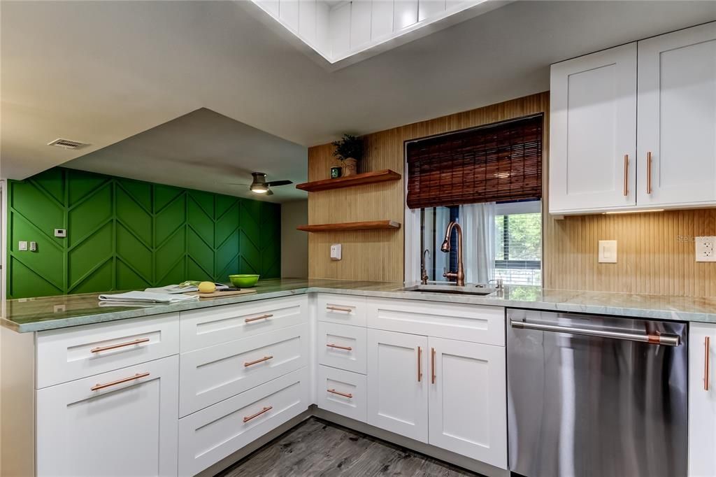 For Rent: $2,675 (1 beds, 1 baths, 805 Square Feet)