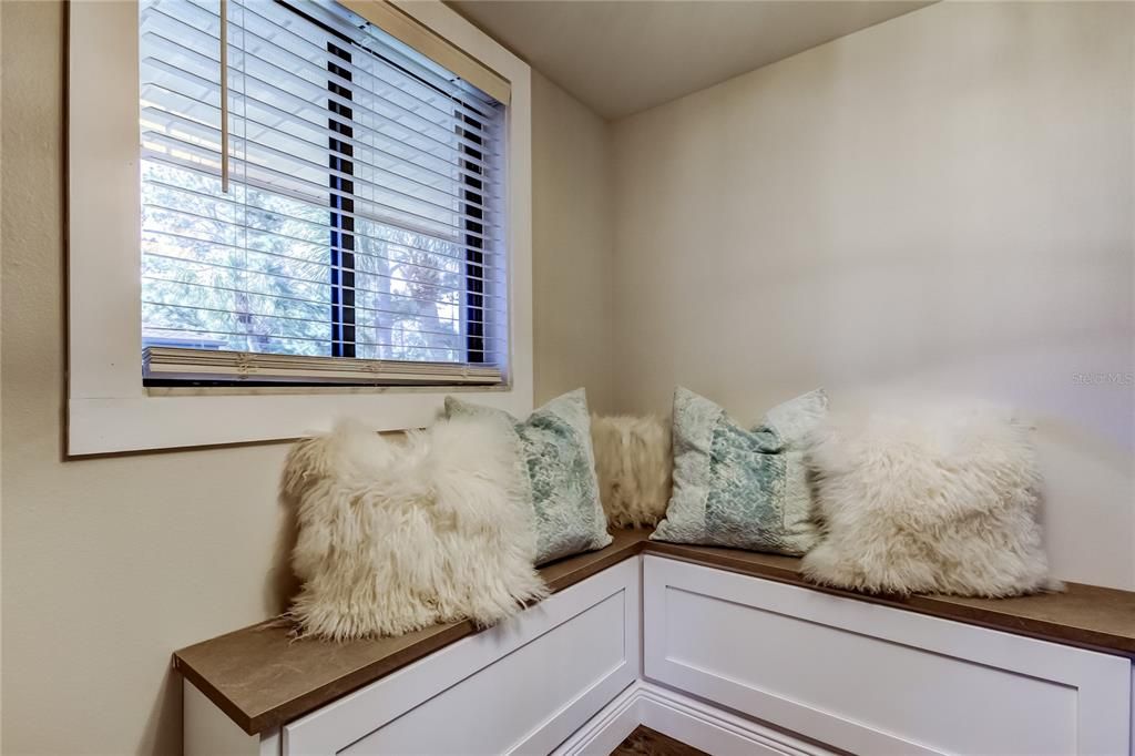 For Rent: $2,675 (1 beds, 1 baths, 805 Square Feet)