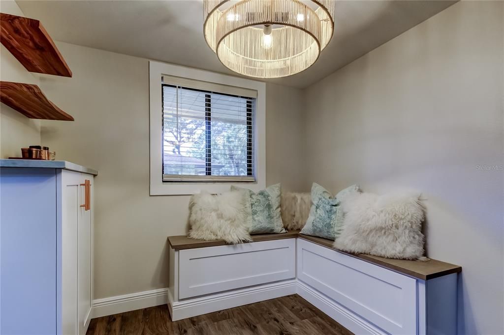 For Rent: $2,675 (1 beds, 1 baths, 805 Square Feet)