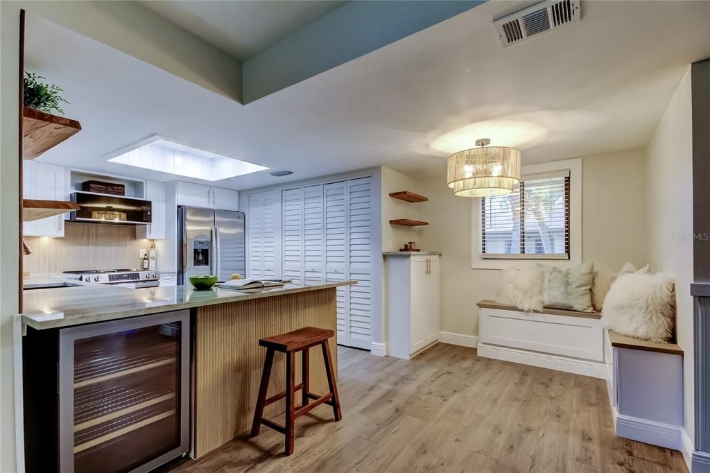 For Rent: $2,675 (1 beds, 1 baths, 805 Square Feet)