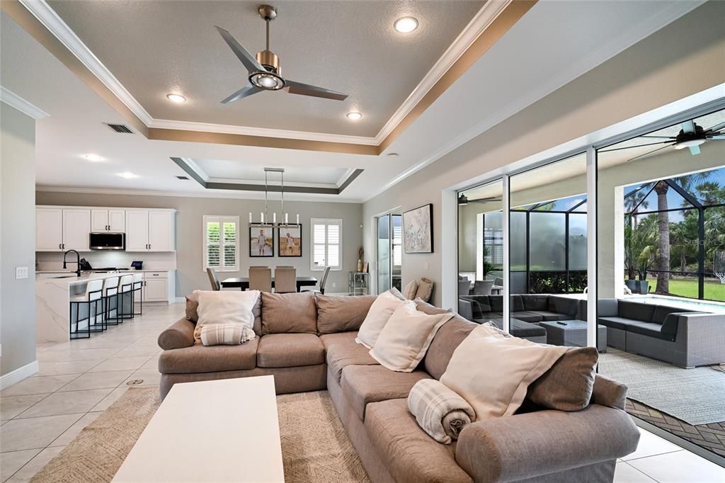 En Venta: $949,999 (3 camas, 3 baños, 2738 Pies cuadrados)