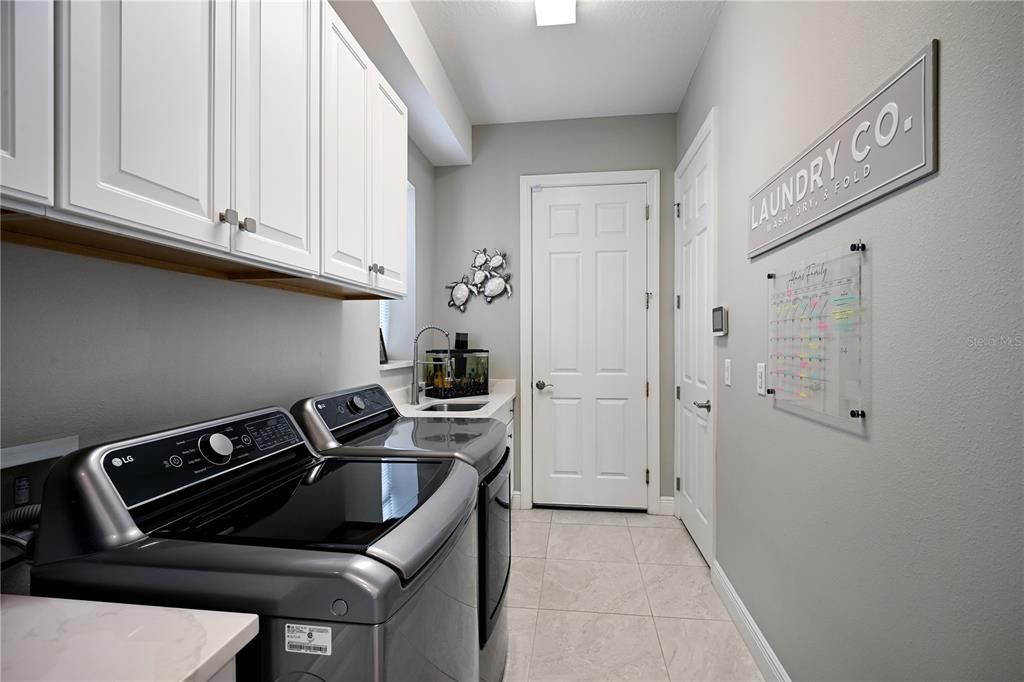En Venta: $949,999 (3 camas, 3 baños, 2738 Pies cuadrados)