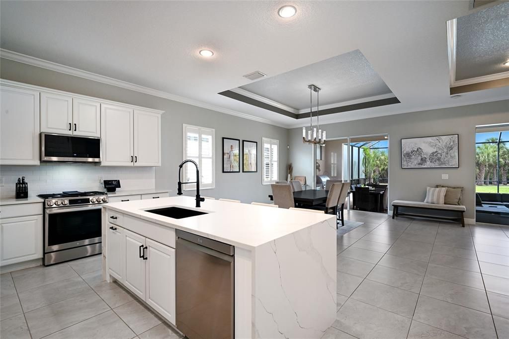 En Venta: $949,999 (3 camas, 3 baños, 2738 Pies cuadrados)