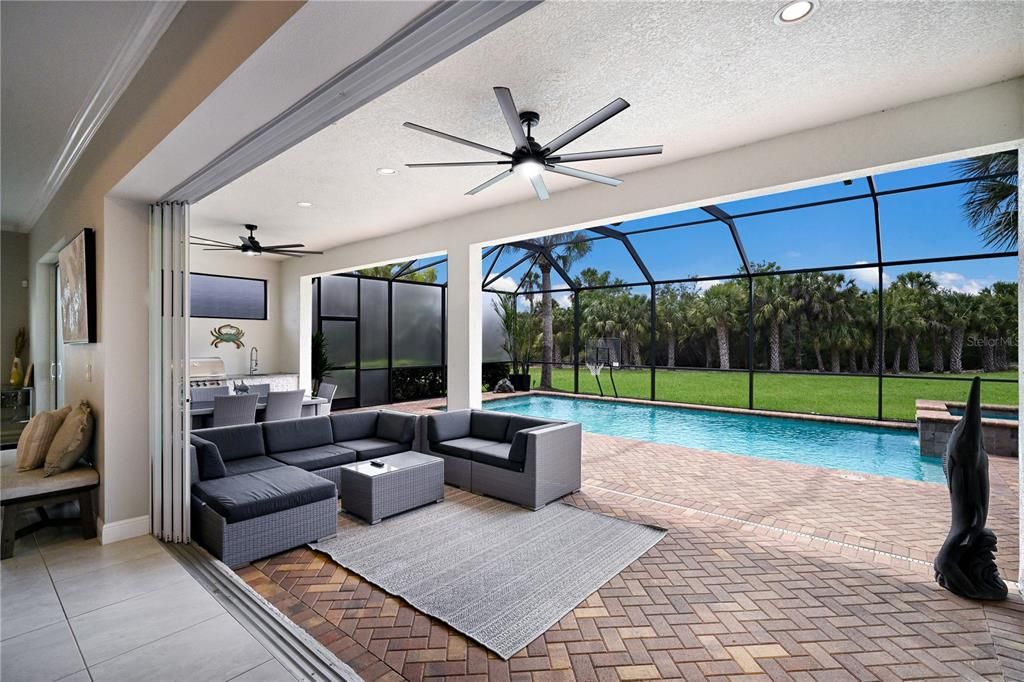En Venta: $949,999 (3 camas, 3 baños, 2738 Pies cuadrados)
