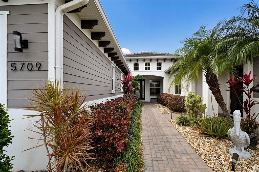 En Venta: $949,999 (3 camas, 3 baños, 2738 Pies cuadrados)