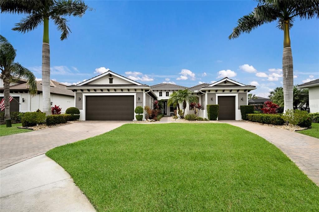 En Venta: $949,999 (3 camas, 3 baños, 2738 Pies cuadrados)