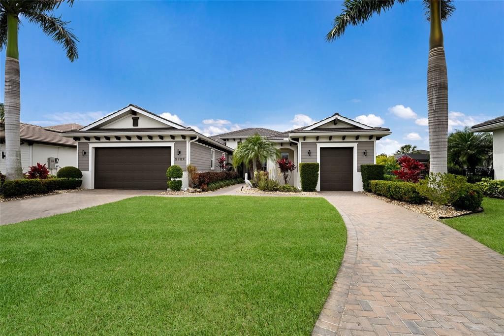 En Venta: $949,999 (3 camas, 3 baños, 2738 Pies cuadrados)