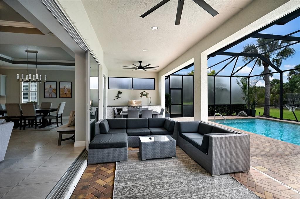 En Venta: $949,999 (3 camas, 3 baños, 2738 Pies cuadrados)
