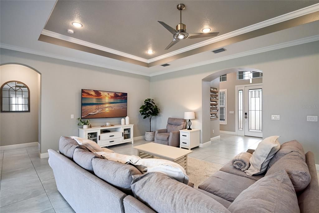 En Venta: $949,999 (3 camas, 3 baños, 2738 Pies cuadrados)