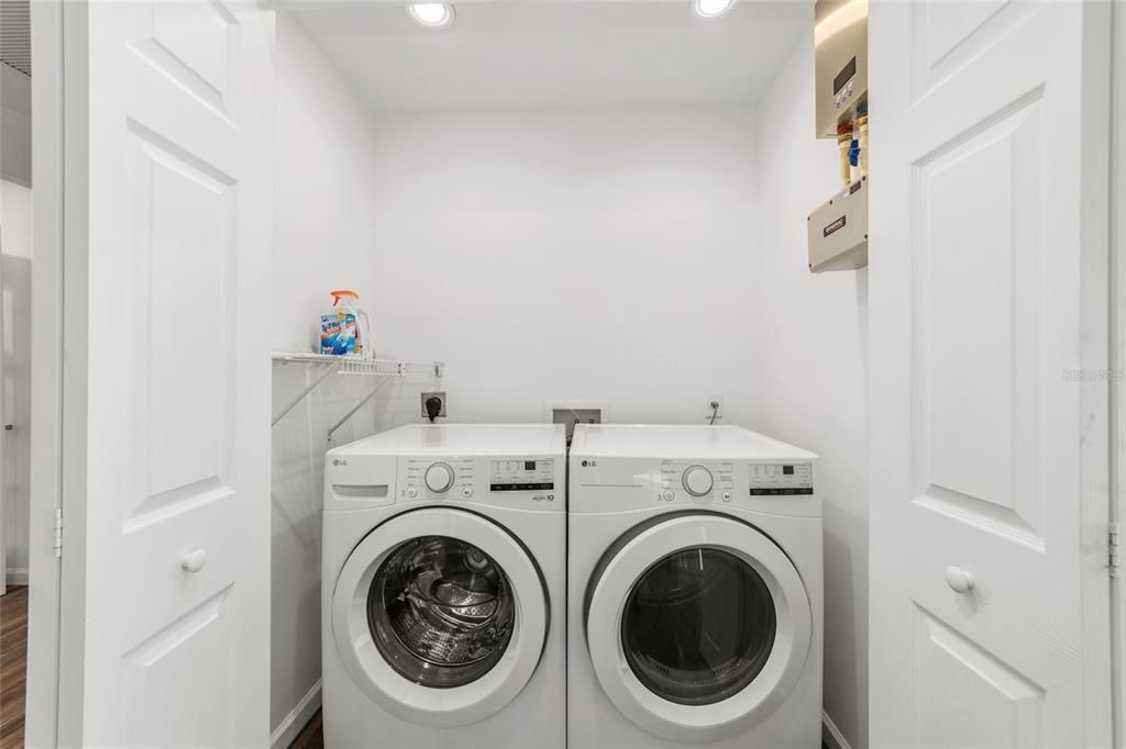 For Sale: $525,000 (3 beds, 2 baths, 2192 Square Feet)