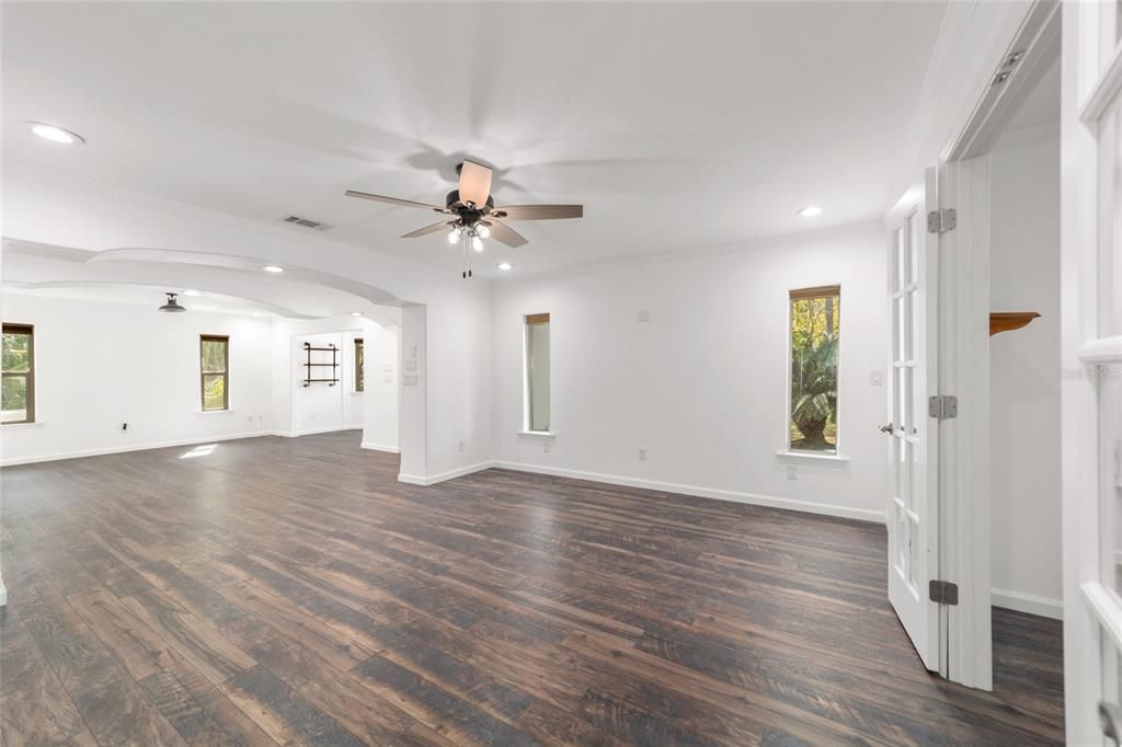For Sale: $525,000 (3 beds, 2 baths, 2192 Square Feet)