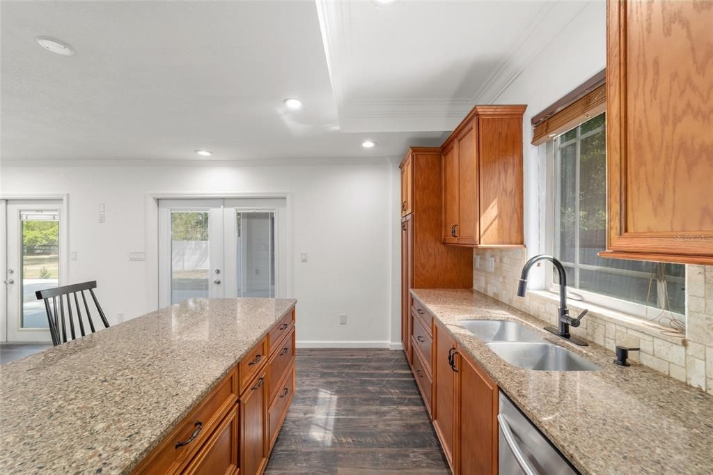 For Sale: $525,000 (3 beds, 2 baths, 2192 Square Feet)
