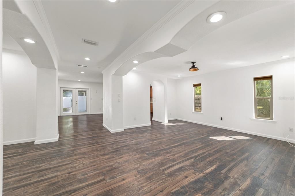 For Sale: $525,000 (3 beds, 2 baths, 2192 Square Feet)
