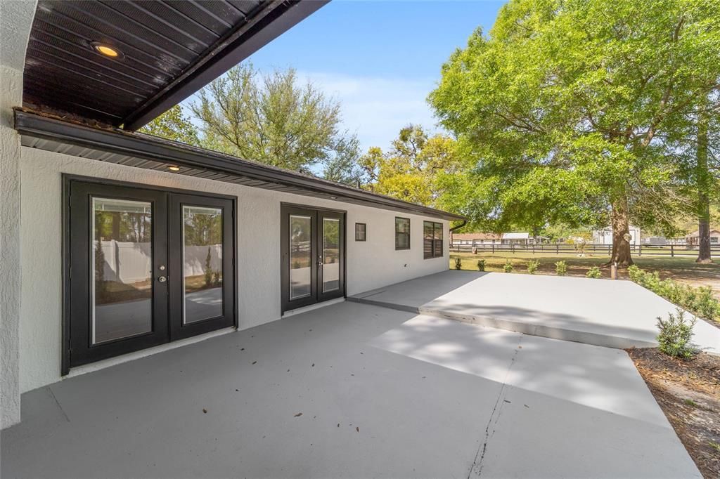 For Sale: $525,000 (3 beds, 2 baths, 2192 Square Feet)