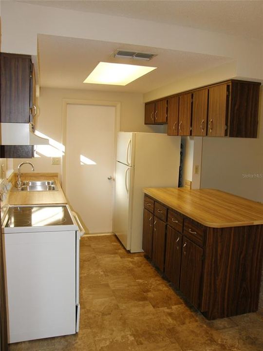 Activo con contrato: $188,500 (2 camas, 2 baños, 940 Pies cuadrados)