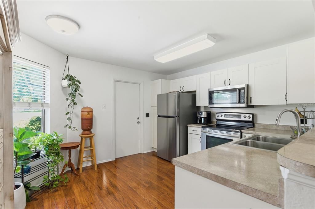 Activo con contrato: $445,000 (3 camas, 2 baños, 1235 Pies cuadrados)