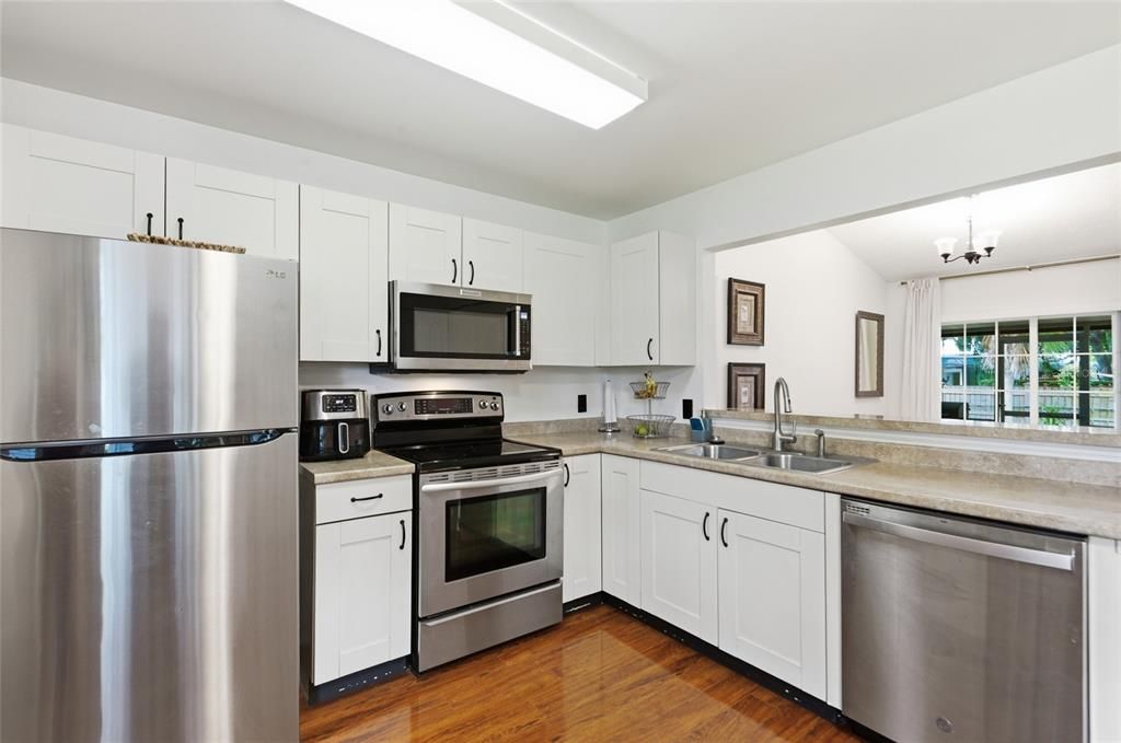 Activo con contrato: $445,000 (3 camas, 2 baños, 1235 Pies cuadrados)