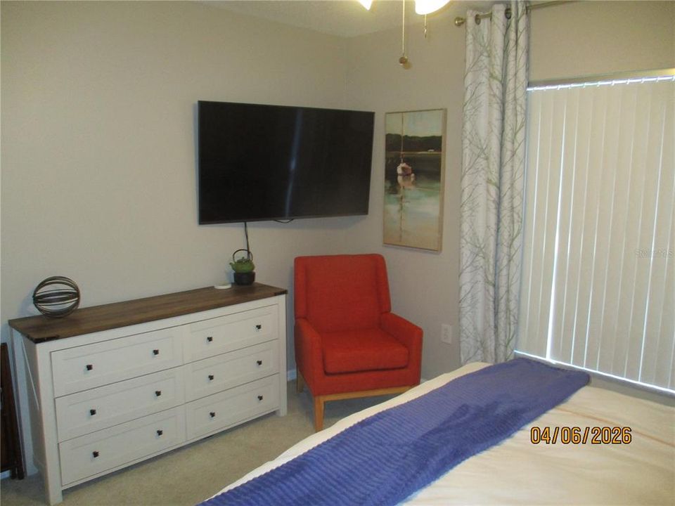 待售: $282,900 (2 贝兹, 2 浴室, 1378 平方英尺)