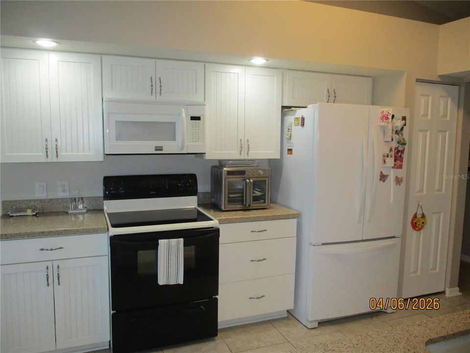 待售: $282,900 (2 贝兹, 2 浴室, 1378 平方英尺)