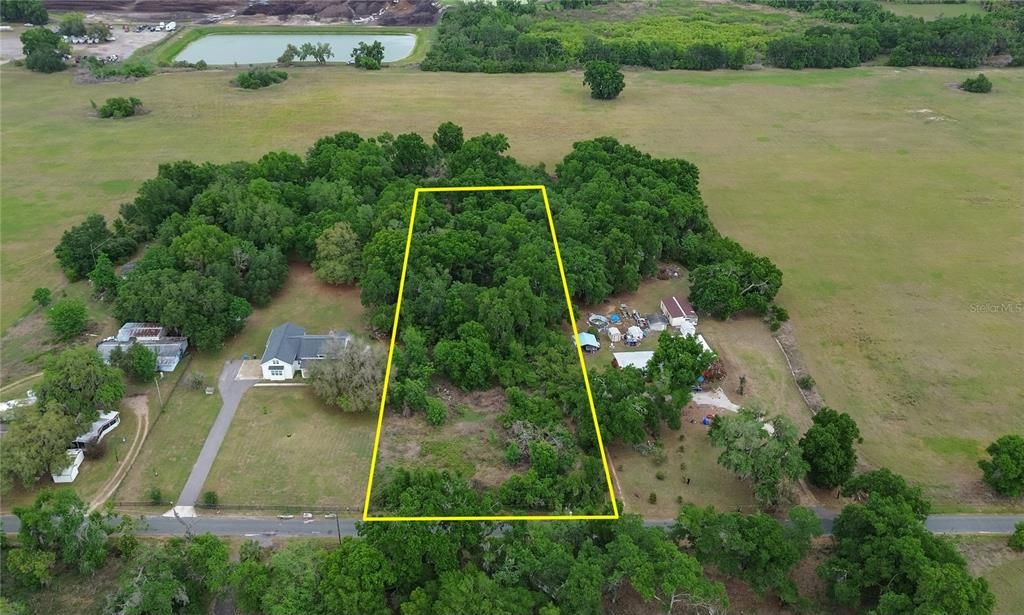 En Venta: $359,000 (2.50 acres)