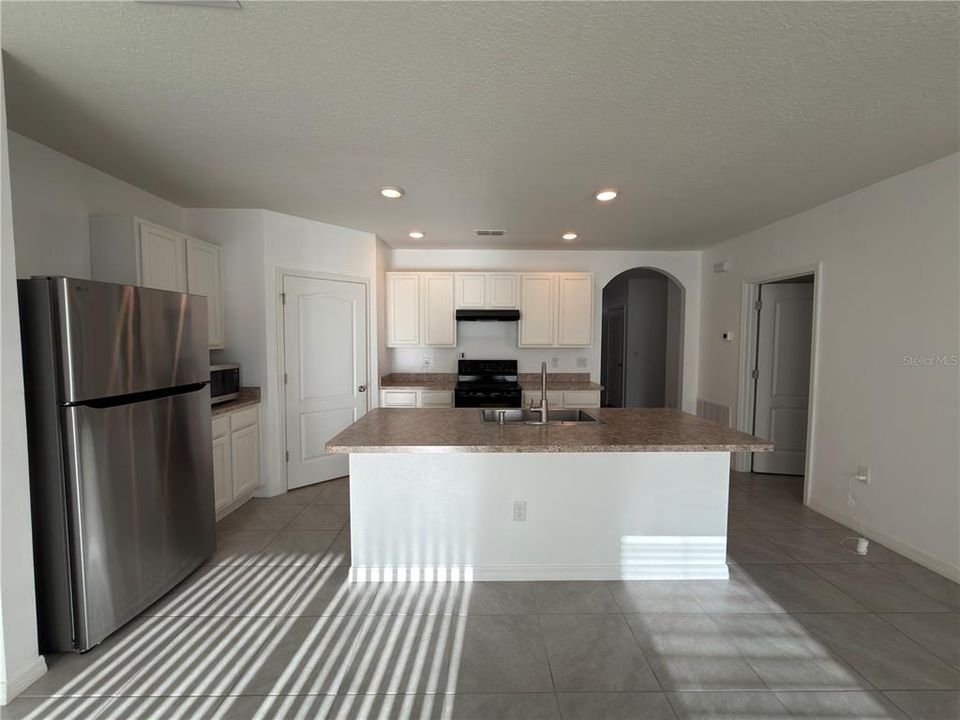 Active With Contract: $2,200 (4 beds, 2 baths, 1732 Square Feet)