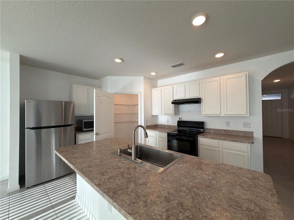Active With Contract: $2,200 (4 beds, 2 baths, 1732 Square Feet)