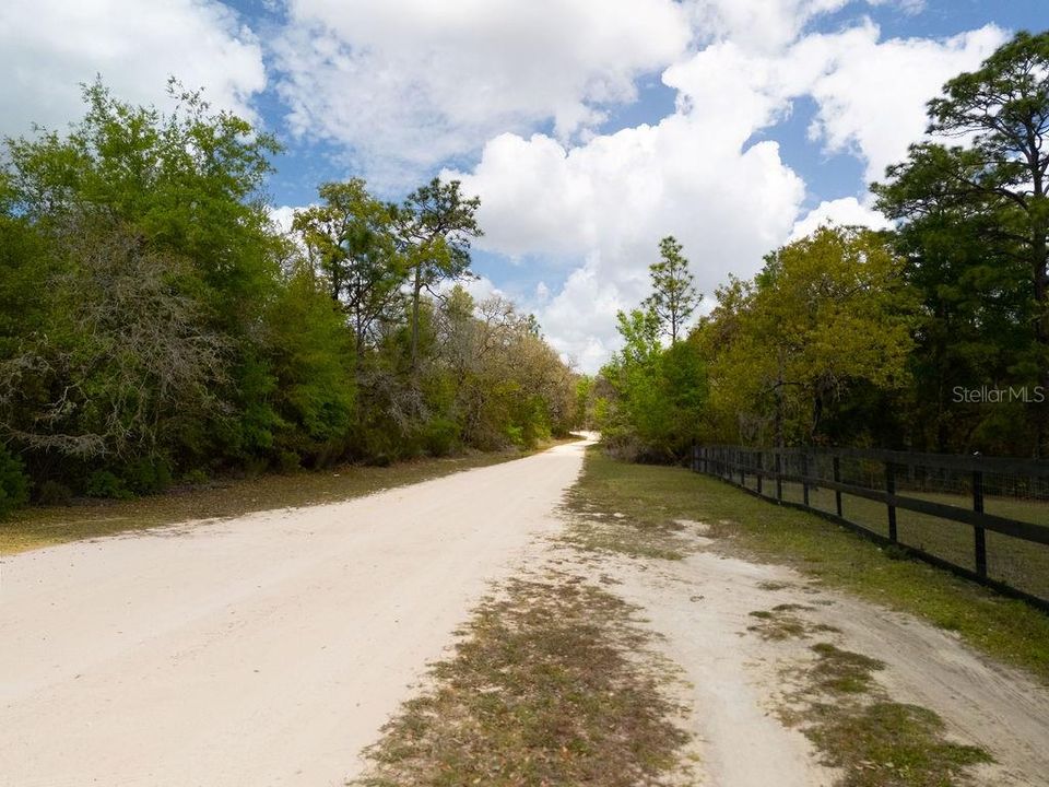 На продажу: $22,900 (1.02 acres)