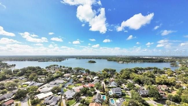Activo con contrato: $769,000 (4 camas, 2 baños, 2413 Pies cuadrados)