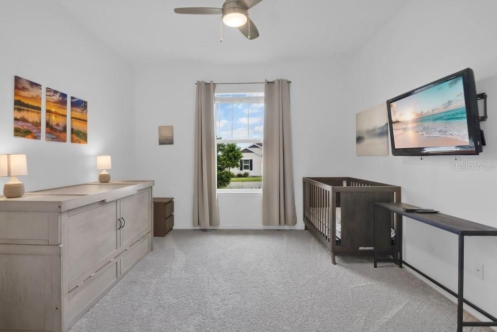 Activo con contrato: $549,000 (4 camas, 3 baños, 2713 Pies cuadrados)