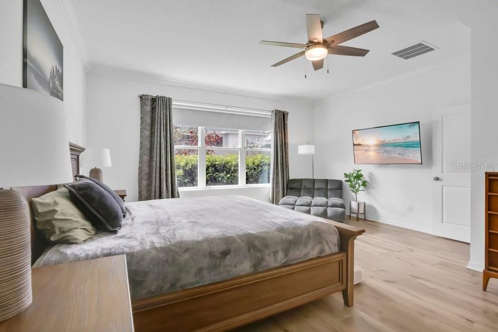 Activo con contrato: $549,000 (4 camas, 3 baños, 2713 Pies cuadrados)
