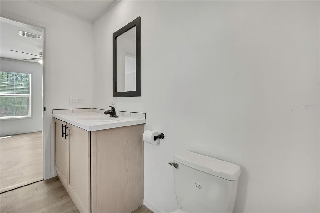 На продажу: $239,900 (3 спален, 2 ванн, 1500 Квадратных фут)