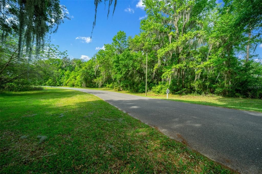 待售: $599,000 (2.71 acres)