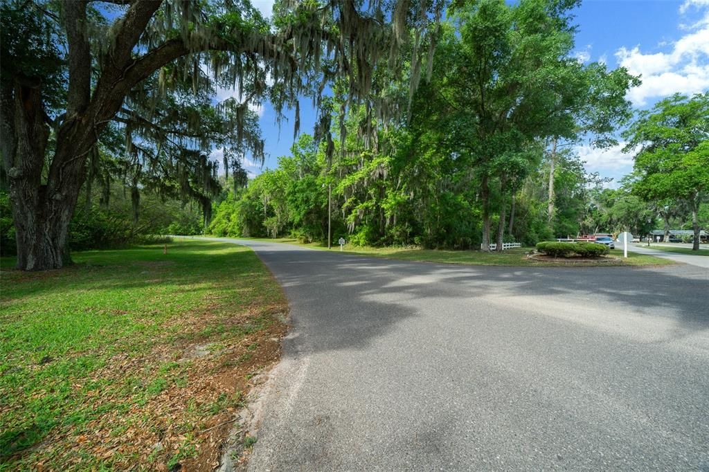 待售: $599,000 (2.71 acres)