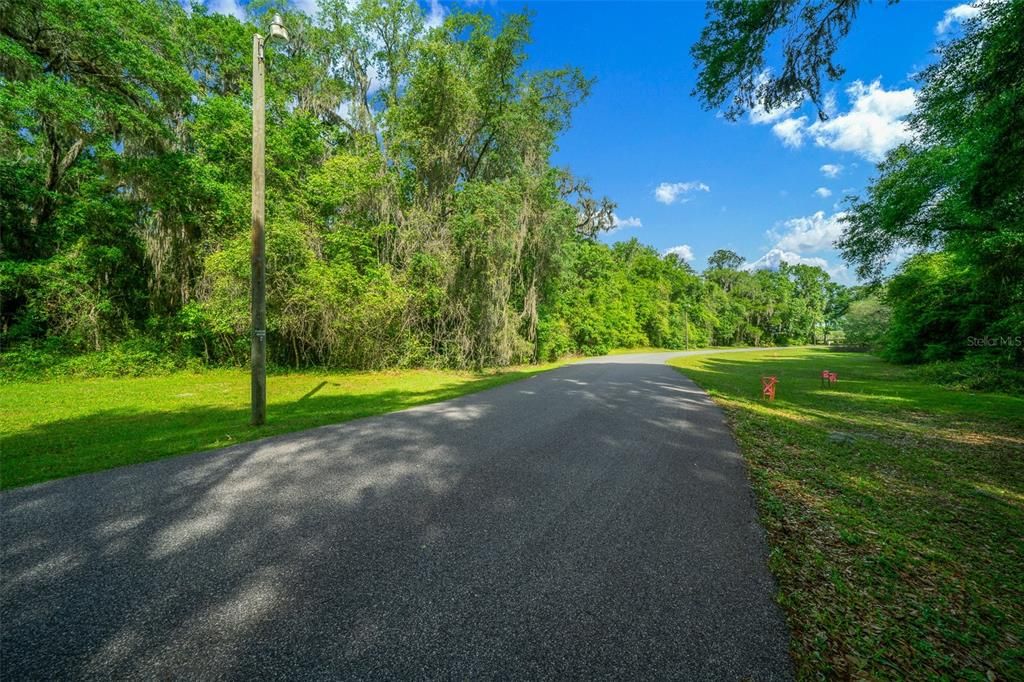 待售: $599,000 (2.71 acres)