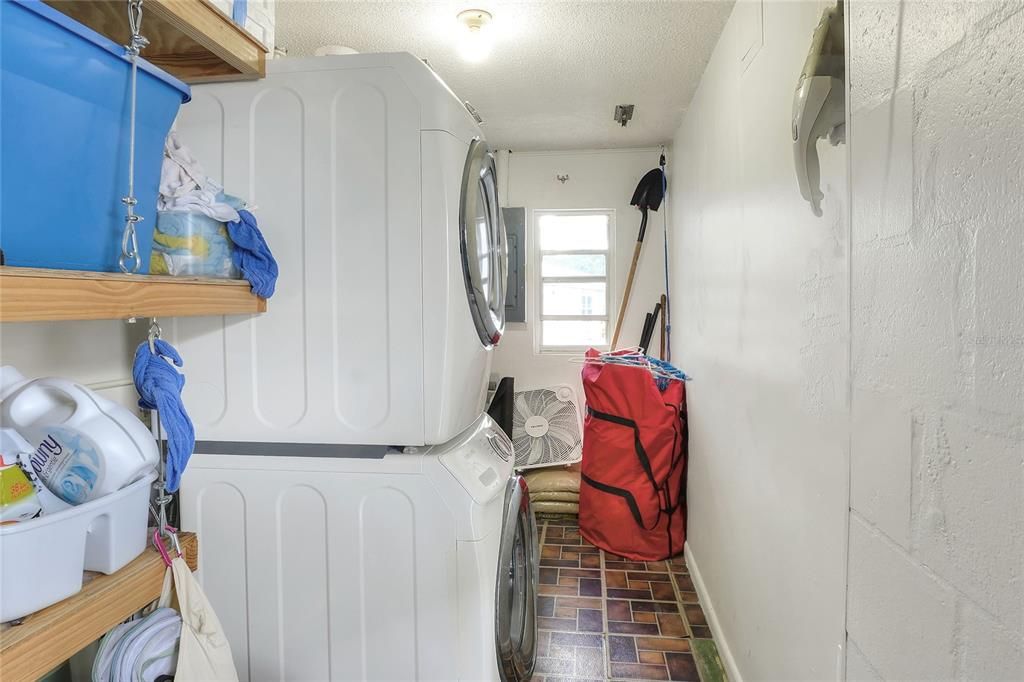 На продажу: $209,000 (2 спален, 2 ванн, 1226 Квадратных фут)