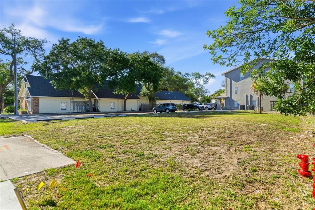 For Sale: $1,200,000 (0.21 acres)