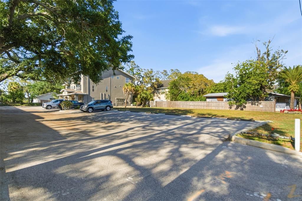 For Sale: $1,200,000 (0.21 acres)