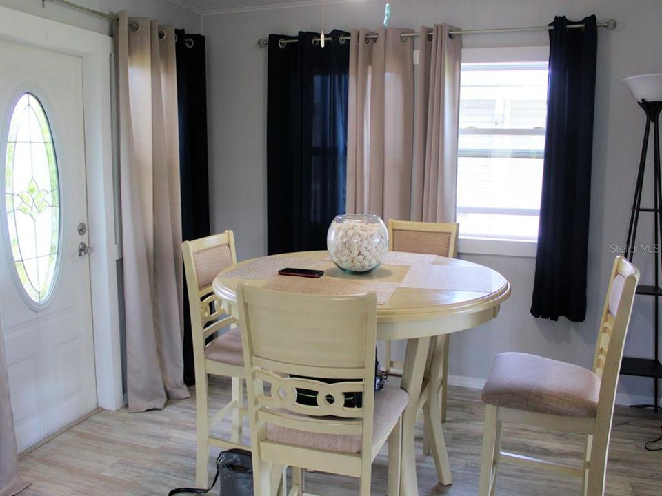 En Venta: $84,000 (2 camas, 1 baños, 830 Pies cuadrados)