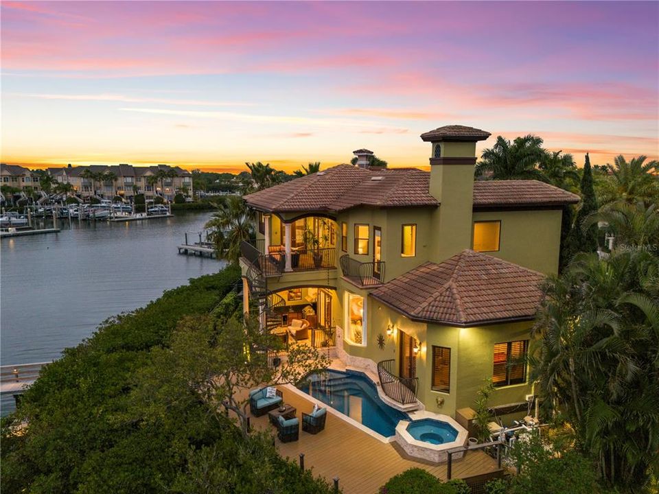 En Venta: $2,199,000 (3 camas, 3 baños, 3669 Pies cuadrados)