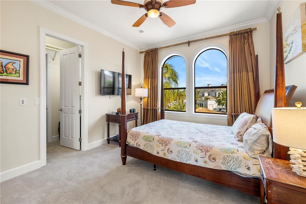 En Venta: $2,199,000 (3 camas, 3 baños, 3669 Pies cuadrados)