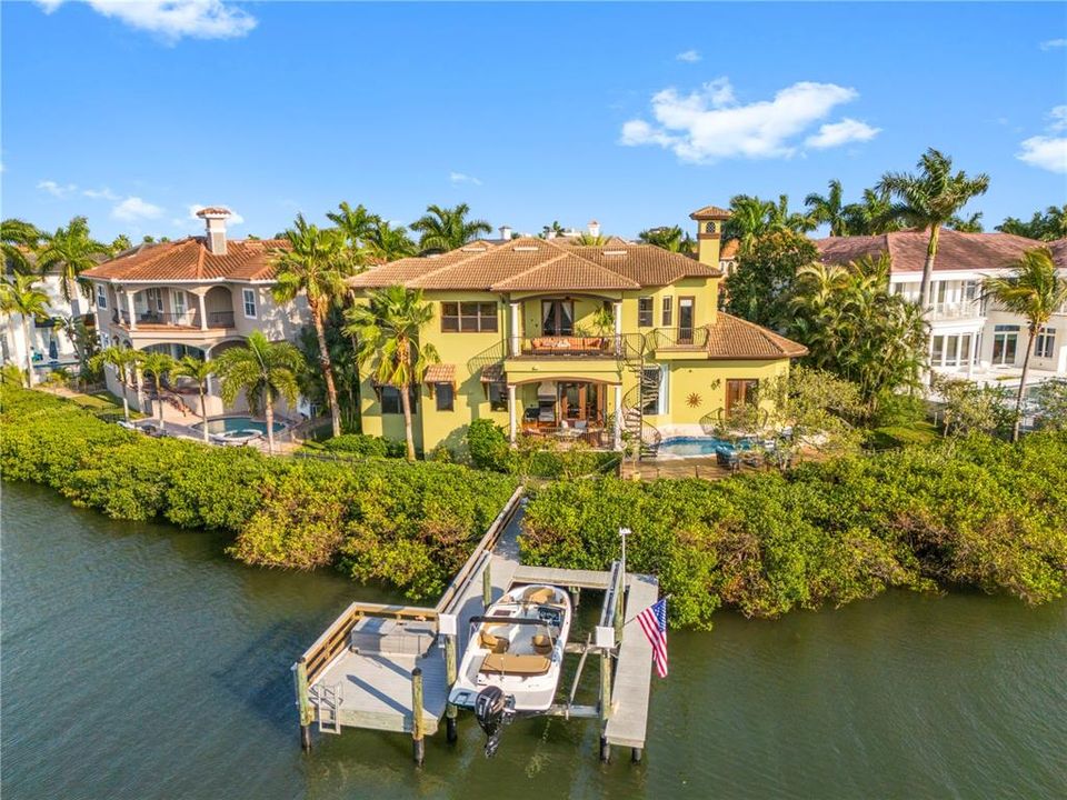 En Venta: $2,199,000 (3 camas, 3 baños, 3669 Pies cuadrados)