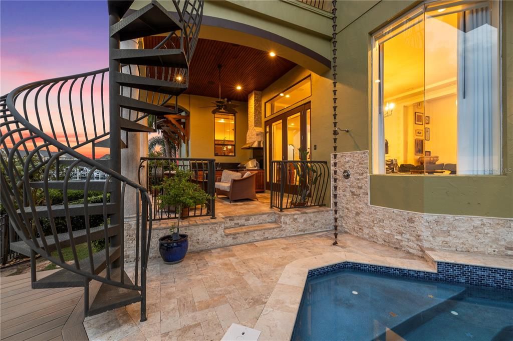 En Venta: $2,199,000 (3 camas, 3 baños, 3669 Pies cuadrados)