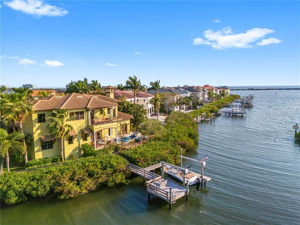 En Venta: $2,199,000 (3 camas, 3 baños, 3669 Pies cuadrados)