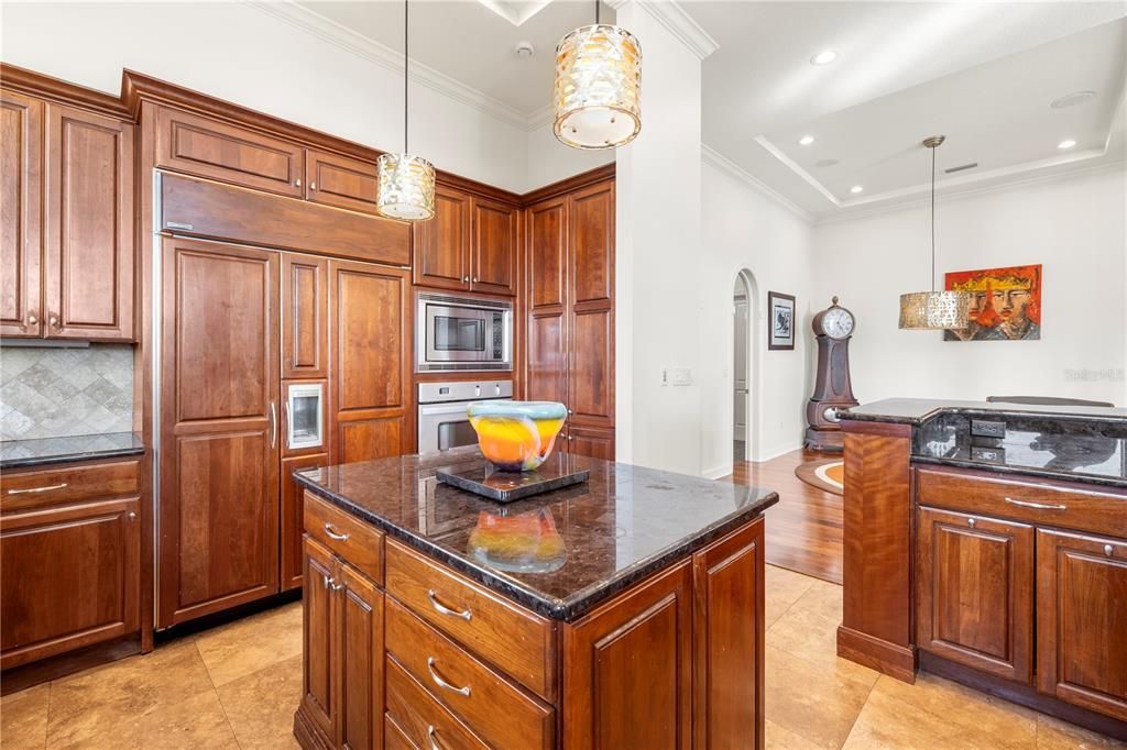 En Venta: $2,199,000 (3 camas, 3 baños, 3669 Pies cuadrados)