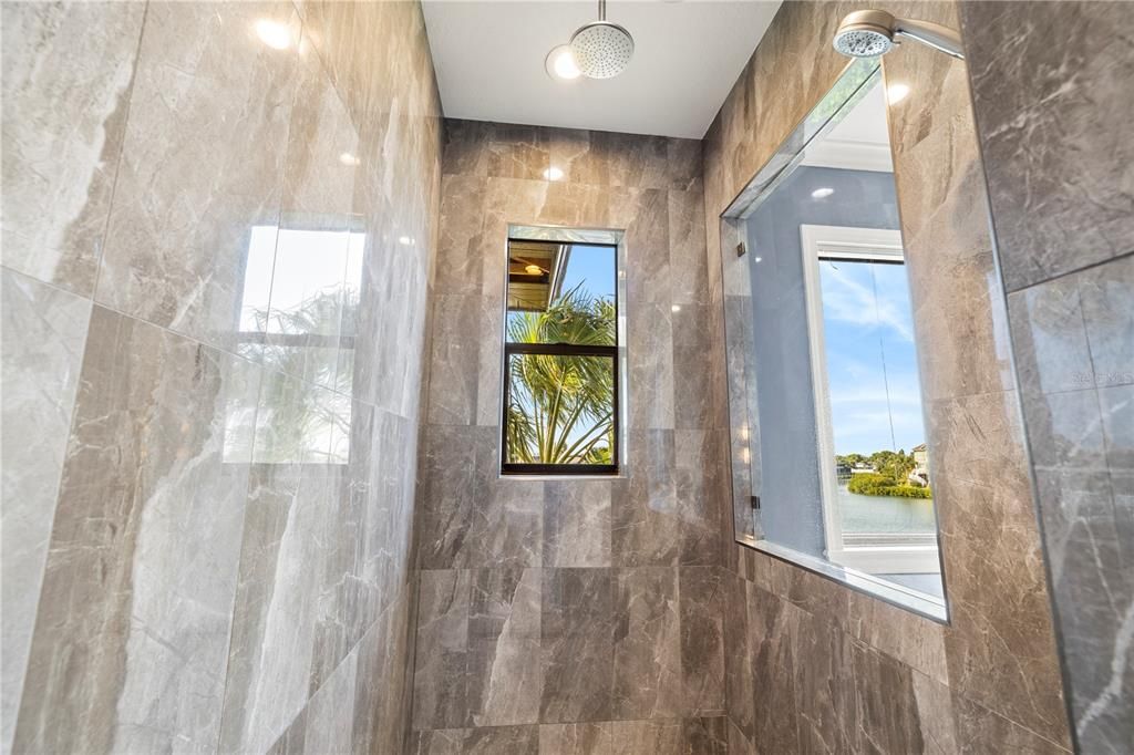 En Venta: $2,199,000 (3 camas, 3 baños, 3669 Pies cuadrados)