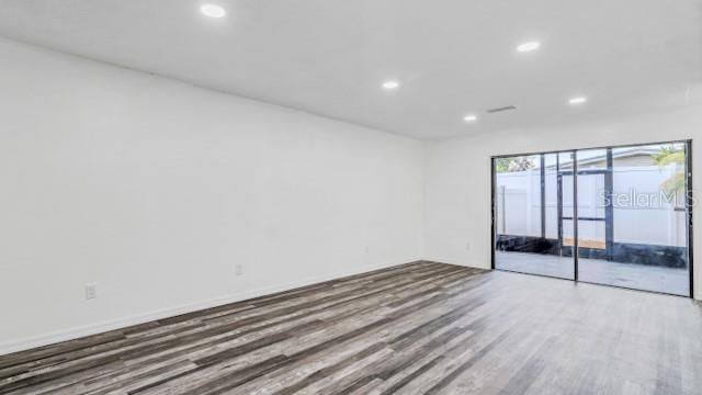 Activo con contrato: $1,800 (2 camas, 1 baños, 1048 Pies cuadrados)