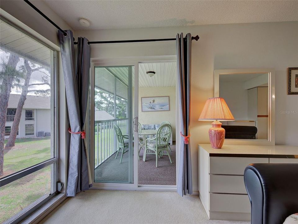 For Sale: $199,999 (2 beds, 2 baths, 1160 Square Feet)
