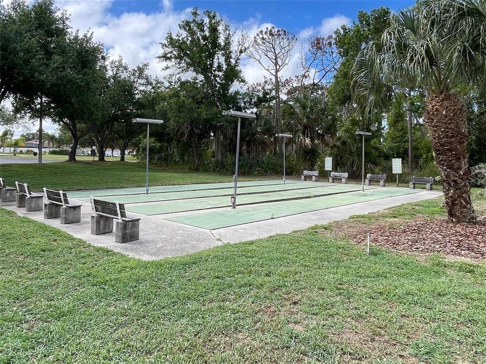 For Sale: $199,999 (2 beds, 2 baths, 1160 Square Feet)