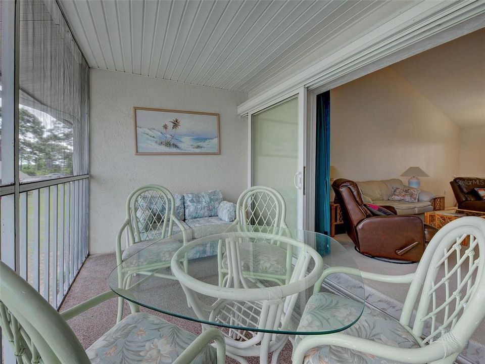For Sale: $199,999 (2 beds, 2 baths, 1160 Square Feet)