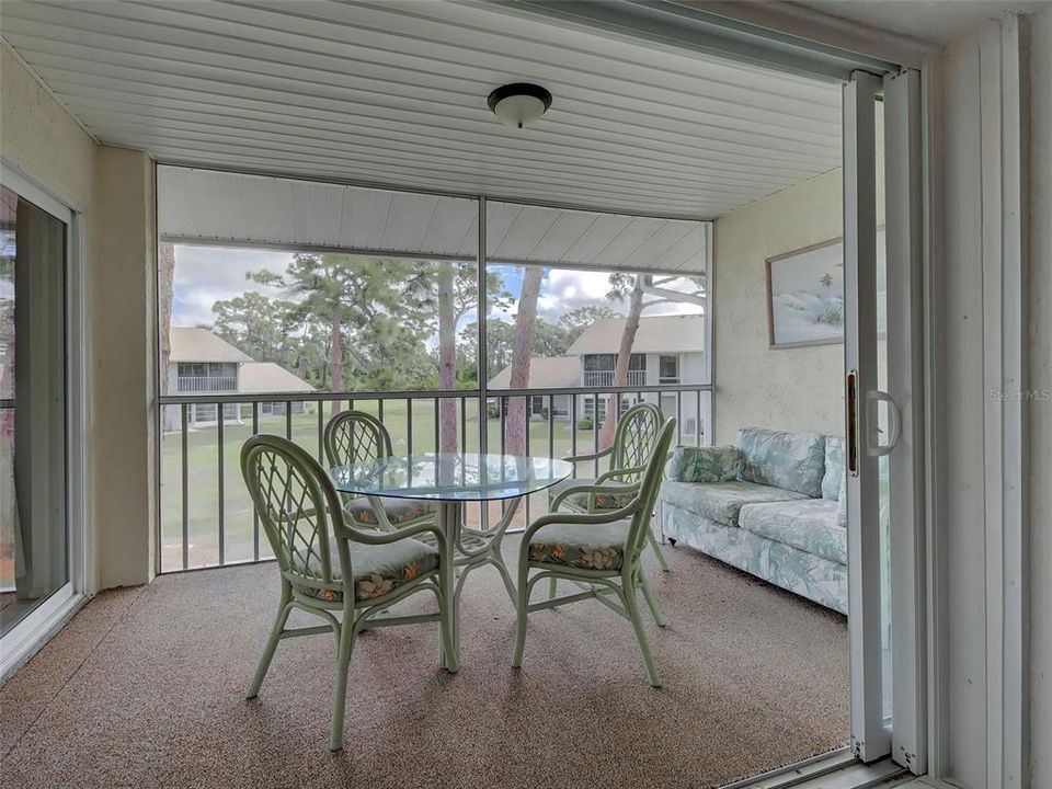 For Sale: $199,999 (2 beds, 2 baths, 1160 Square Feet)